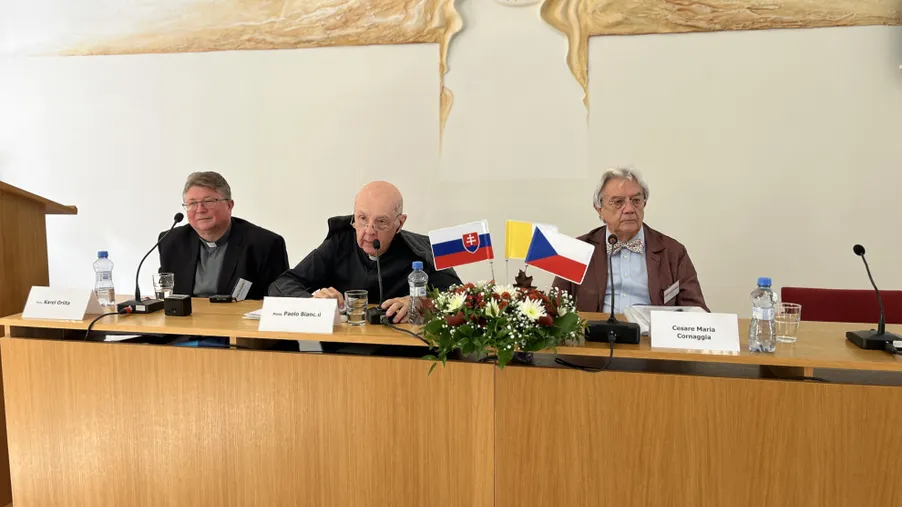 Církevní právníci, soudní vikáři, teologové a další odborníci se v minulých dnech setkali na Vranově u Brna – proběhlo VI. Symposium kanonického práva